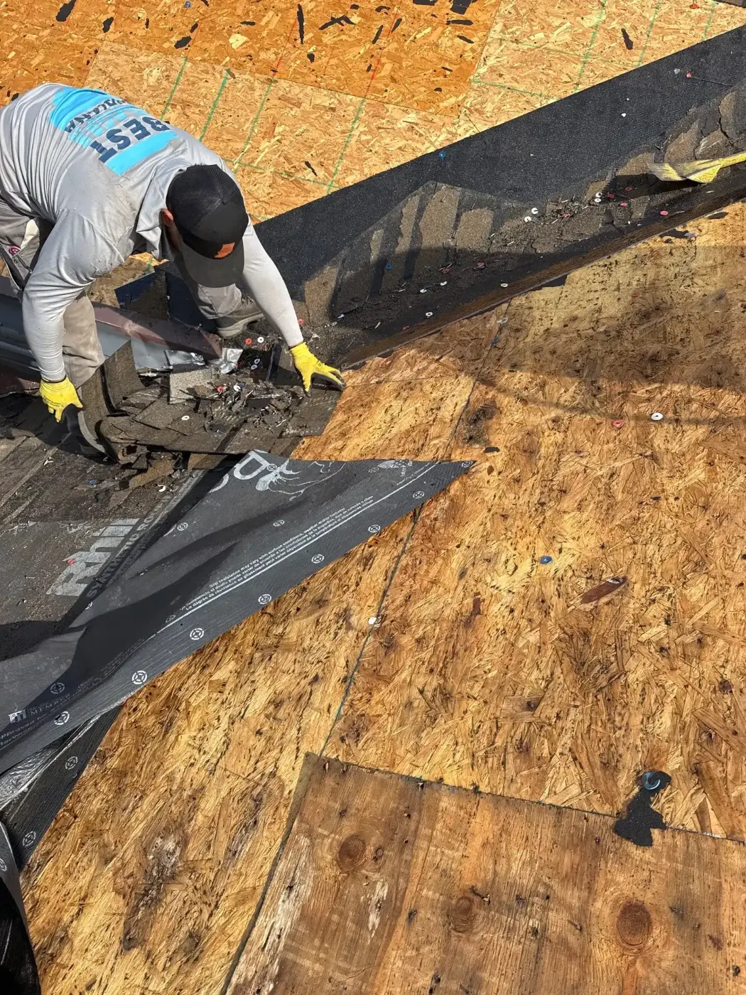 Manufacturer-certified roof installation in Williamsport